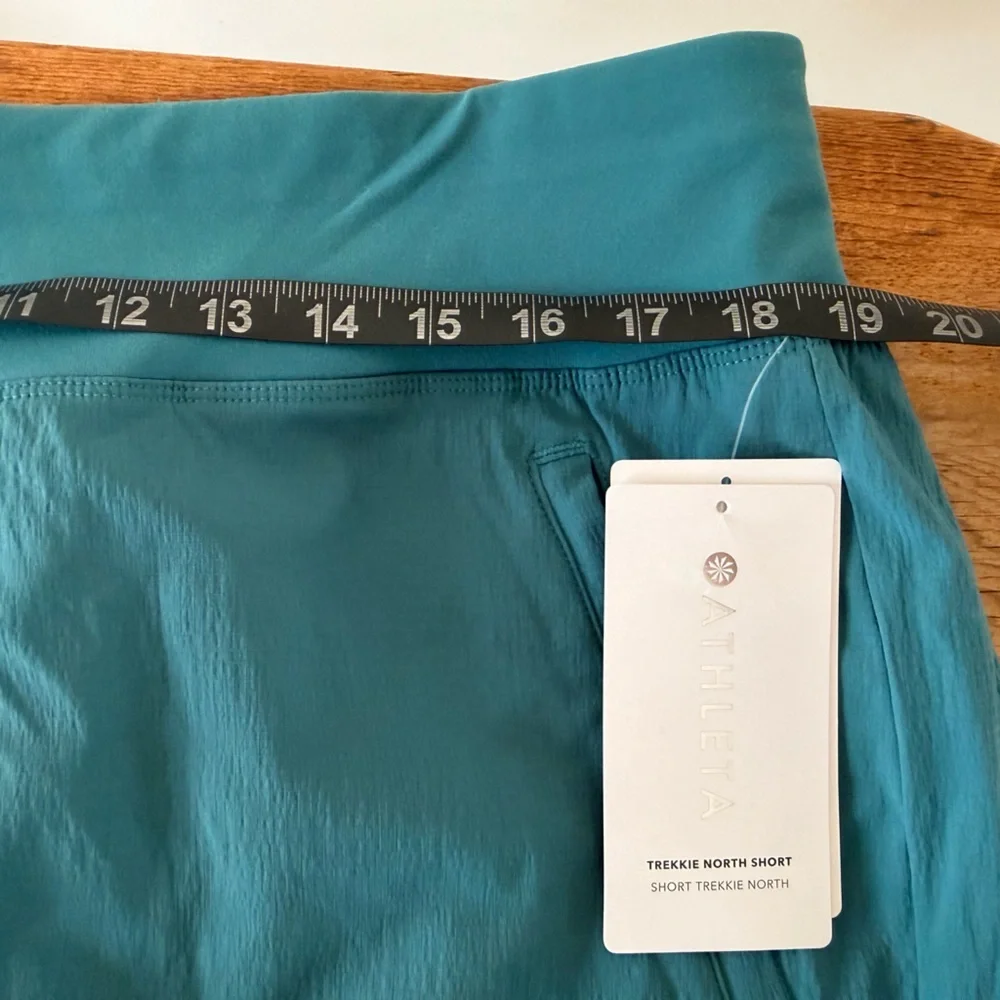 NWT Athleta Trekkie North 3.5” Shorts Teal Zip Pockets Elastic Waist Women’s 16
